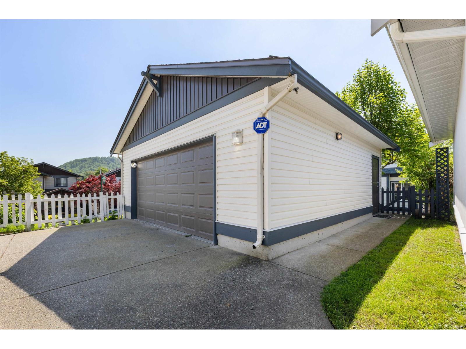 4330 Bill Reid Terrace, Abbotsford, British Columbia  V3G 3C2 - Photo 4 - R3120598