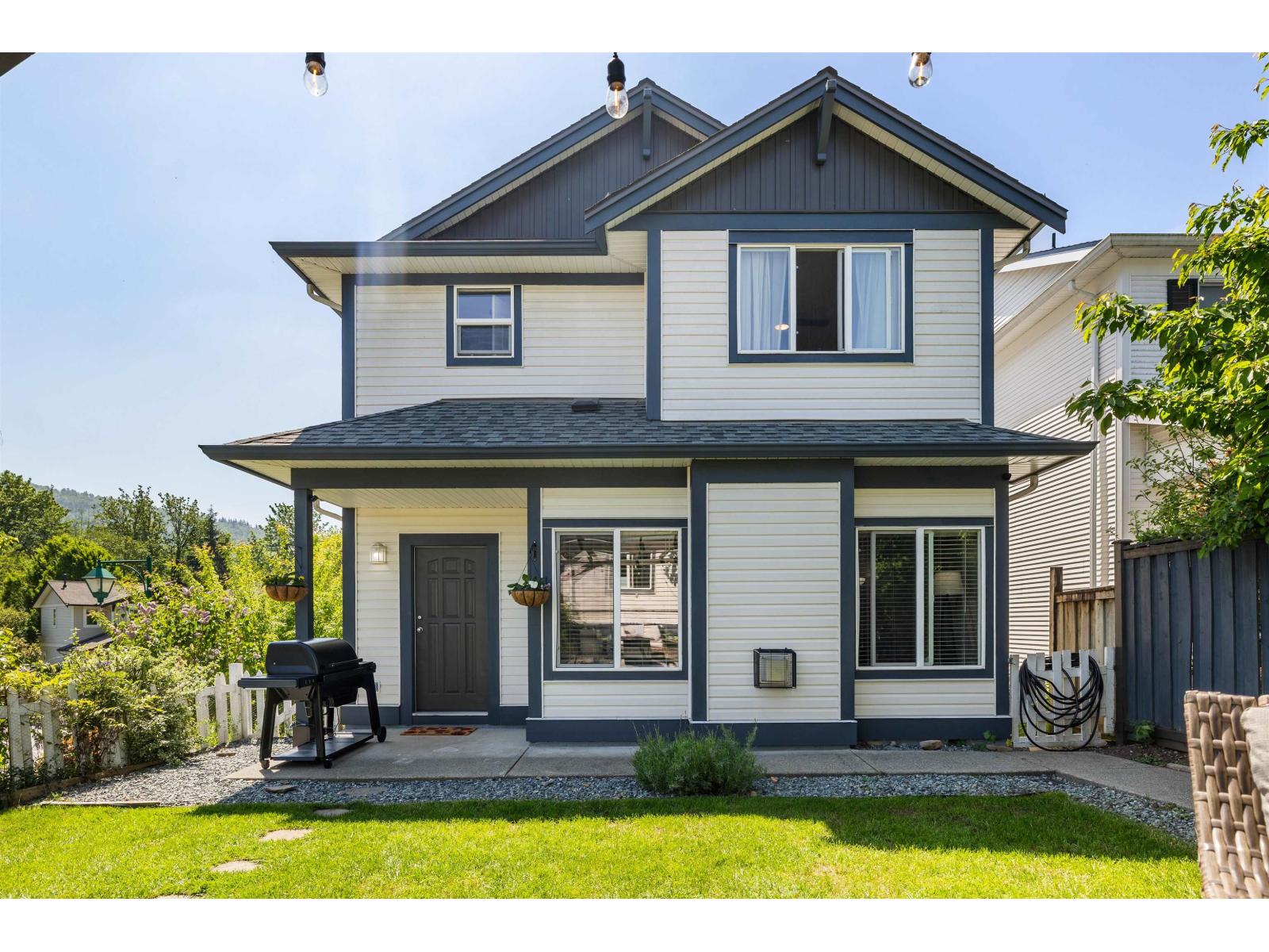 4330 Bill Reid Terrace, Abbotsford, British Columbia  V3G 3C2 - Photo 2 - R3120598