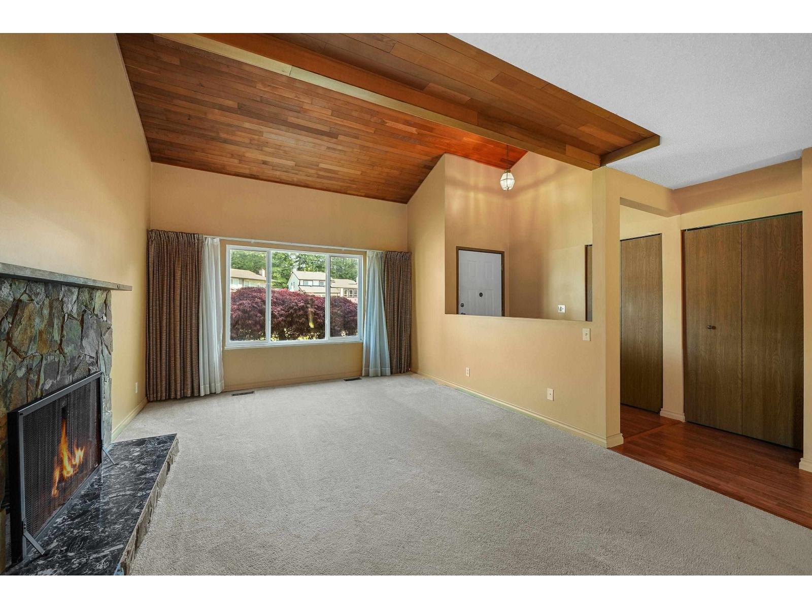 19661 50a Avenue, Langley, British Columbia  V3A 7K9 - Photo 3 - R3120877