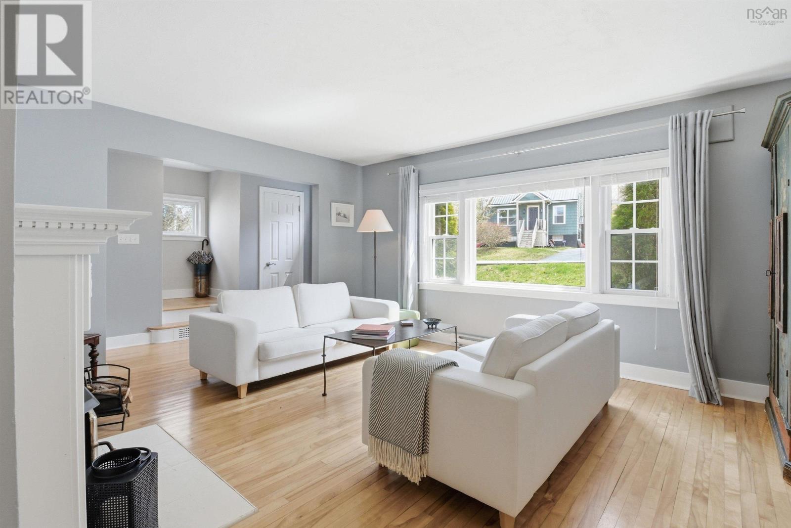 27 Springvale Avenue, Halifax, Nova Scotia  B3N 2A3 - Photo 6 - 202610054