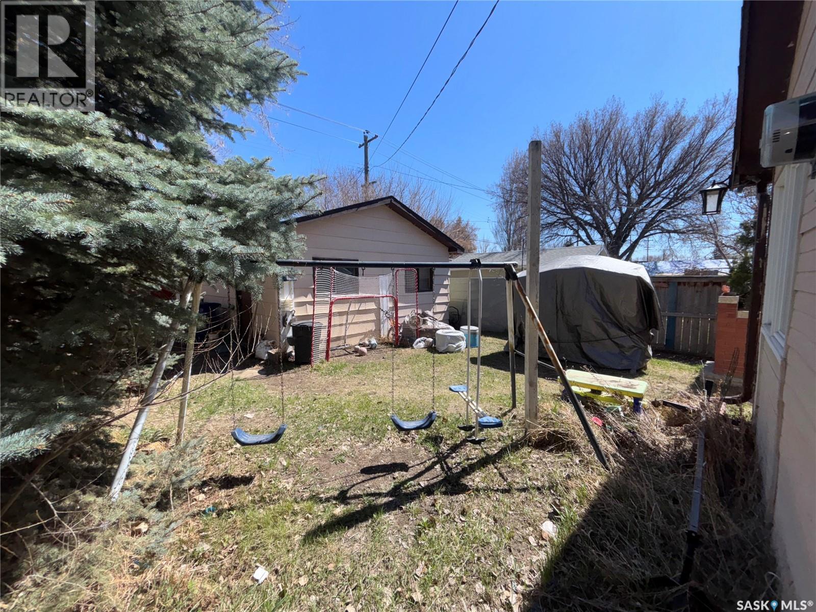 906 Weldon Avenue, Saskatoon, Saskatchewan  S7M 2V6 - Photo 3 - SK035178