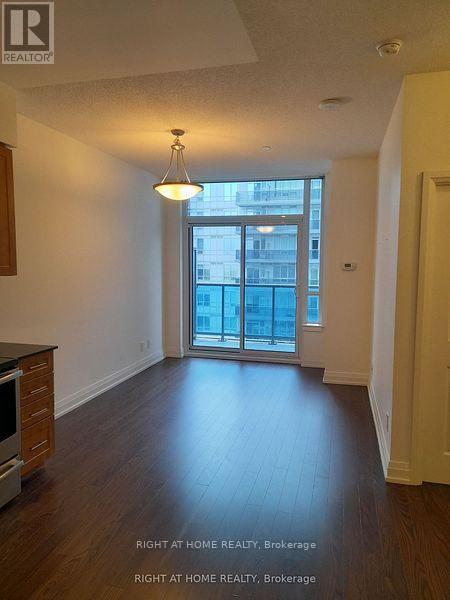 7165 Yonge Street, Markham, Ontario  L3T 0C9 - Photo 2 - N13097520