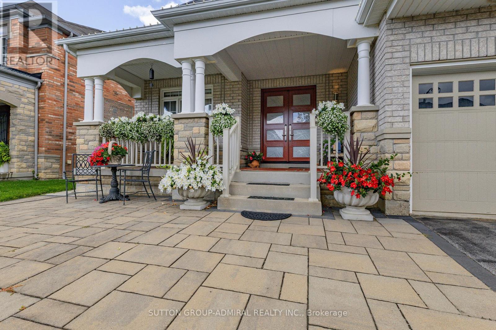 62 Waterton Way, Bradford West Gwillimbury (Bradford), Ontario  L3Z 0R3 - Photo 3 - N13097578