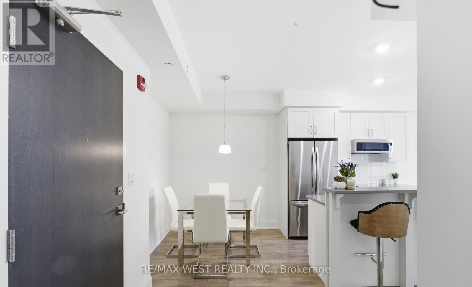 412 - 2 Adam Sellers Street, Markham, Ontario  L6B 1P2 - Photo 4 - N13097600