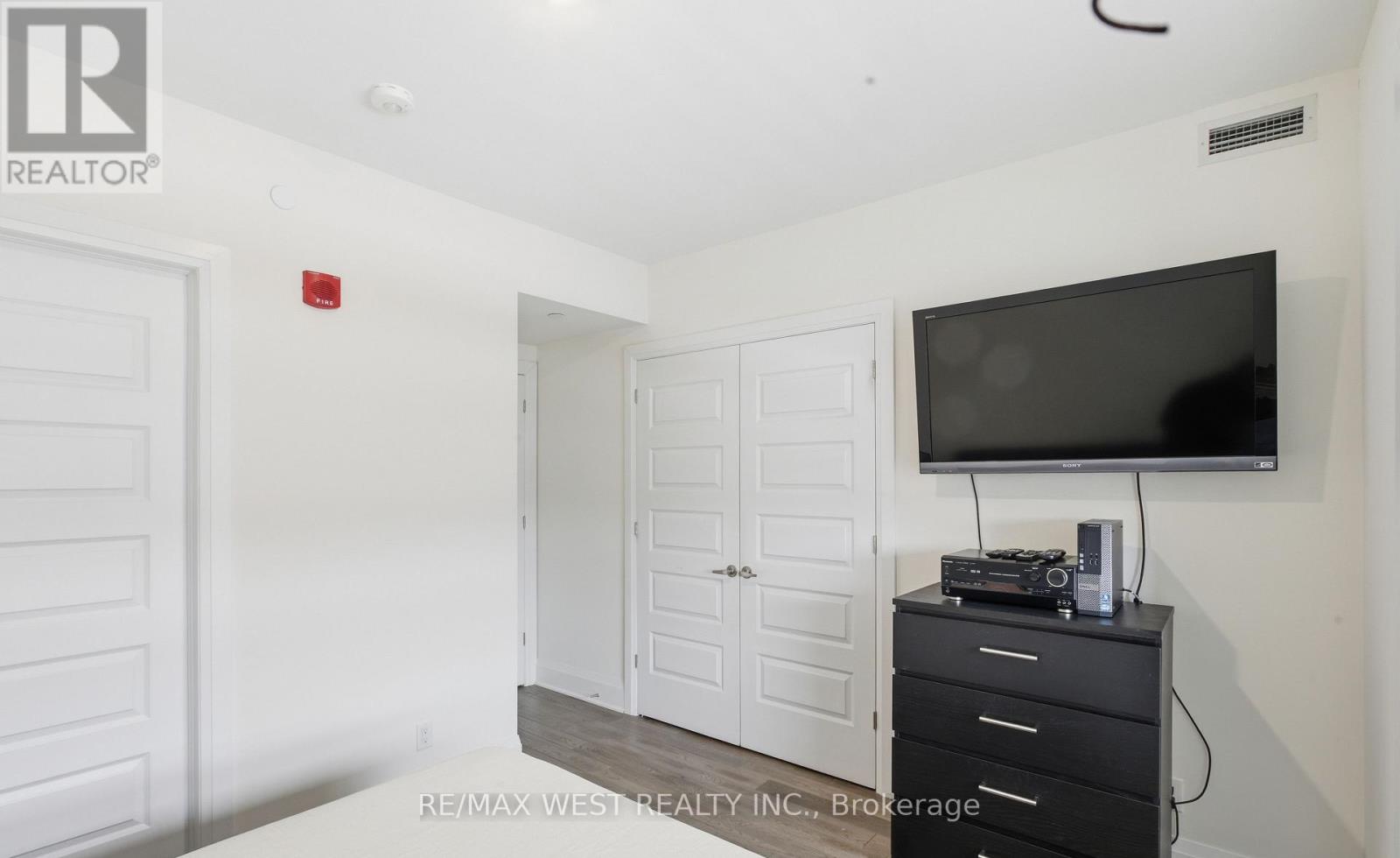 412 - 2 Adam Sellers Street, Markham, Ontario  L6B 1P2 - Photo 9 - N13097600