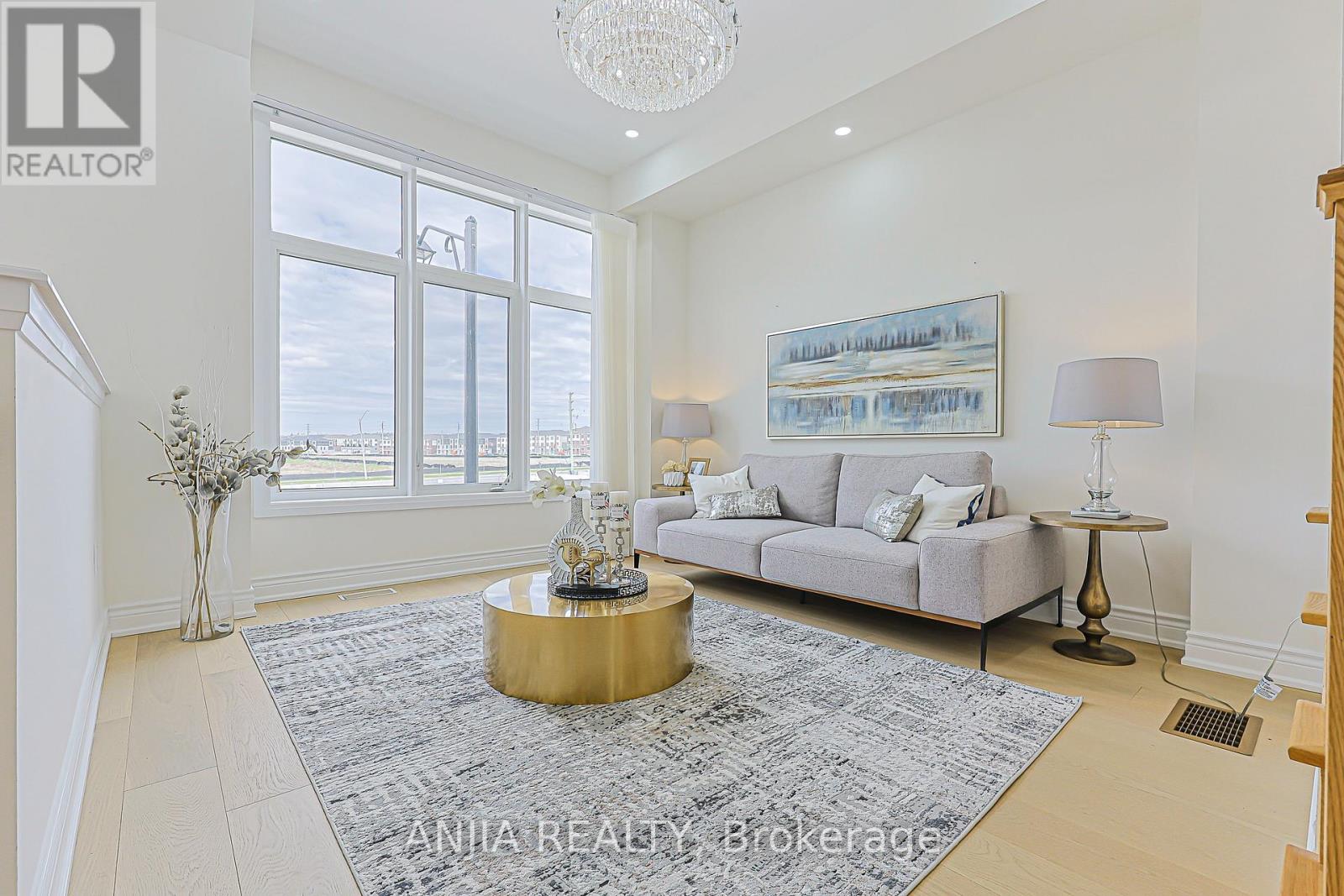 45 Kahshe Lane W, Richmond Hill, Ontario  L4S 0N9 - Photo 5 - N13097624
