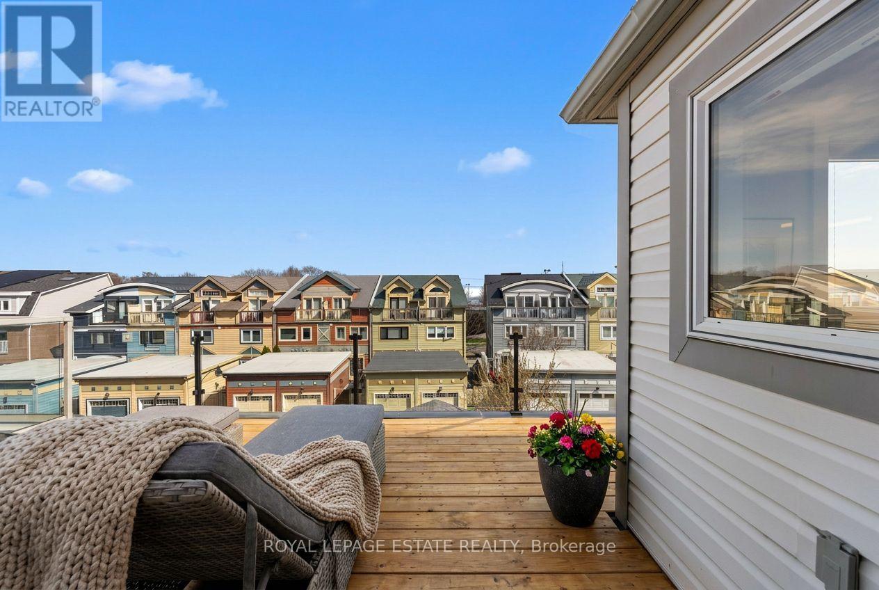 95 Boardwalk Drive, Toronto, Ontario  M4L 3X9 - Photo 26 - E13058070