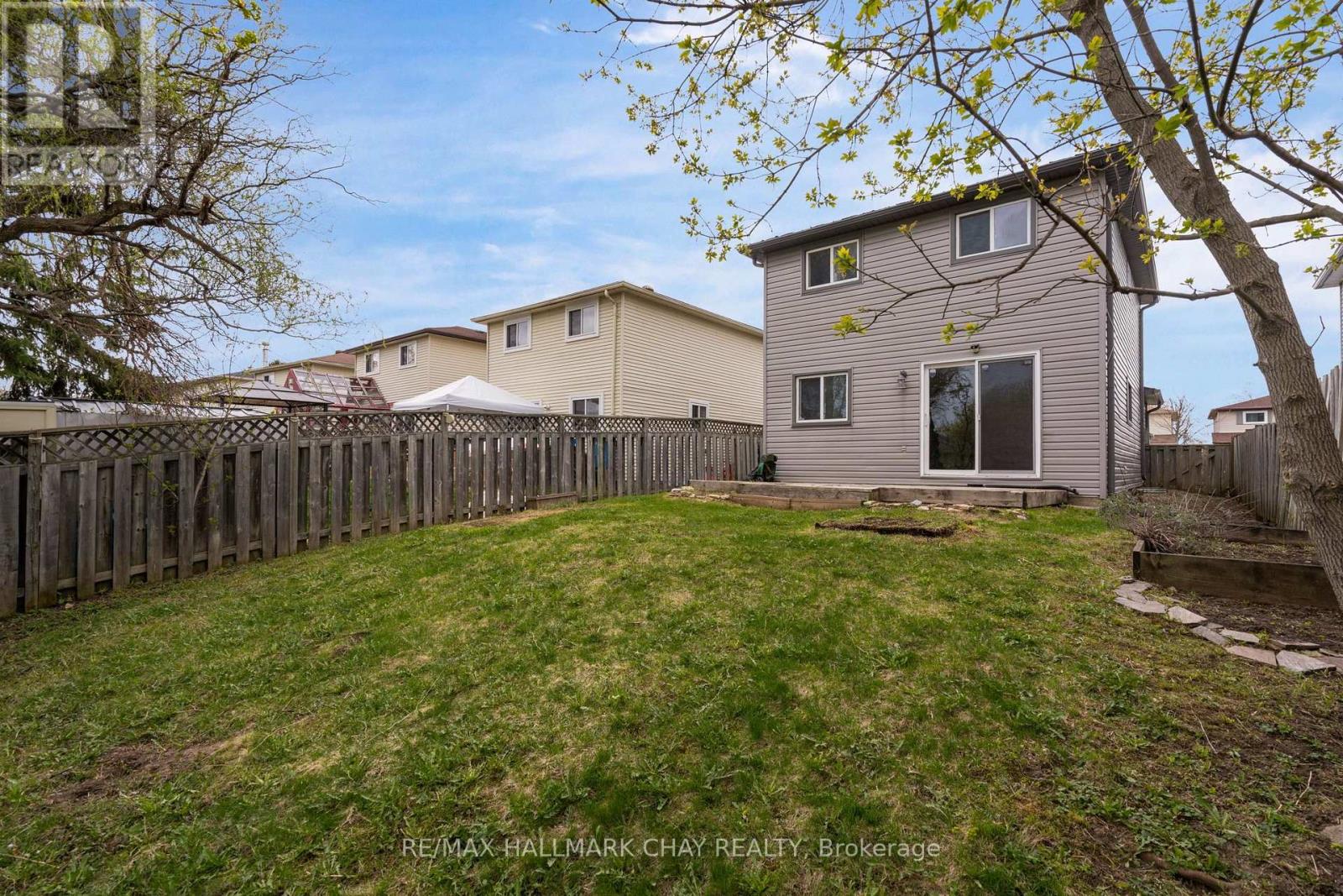 61 Corbett Drive, Barrie, Ontario  L4M 5V6 - Photo 3 - S13097756