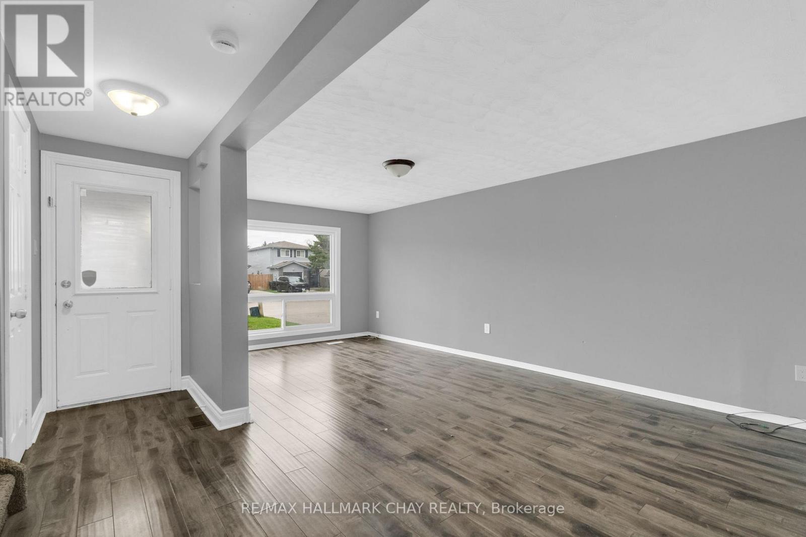 61 Corbett Drive, Barrie, Ontario  L4M 5V6 - Photo 6 - S13097756