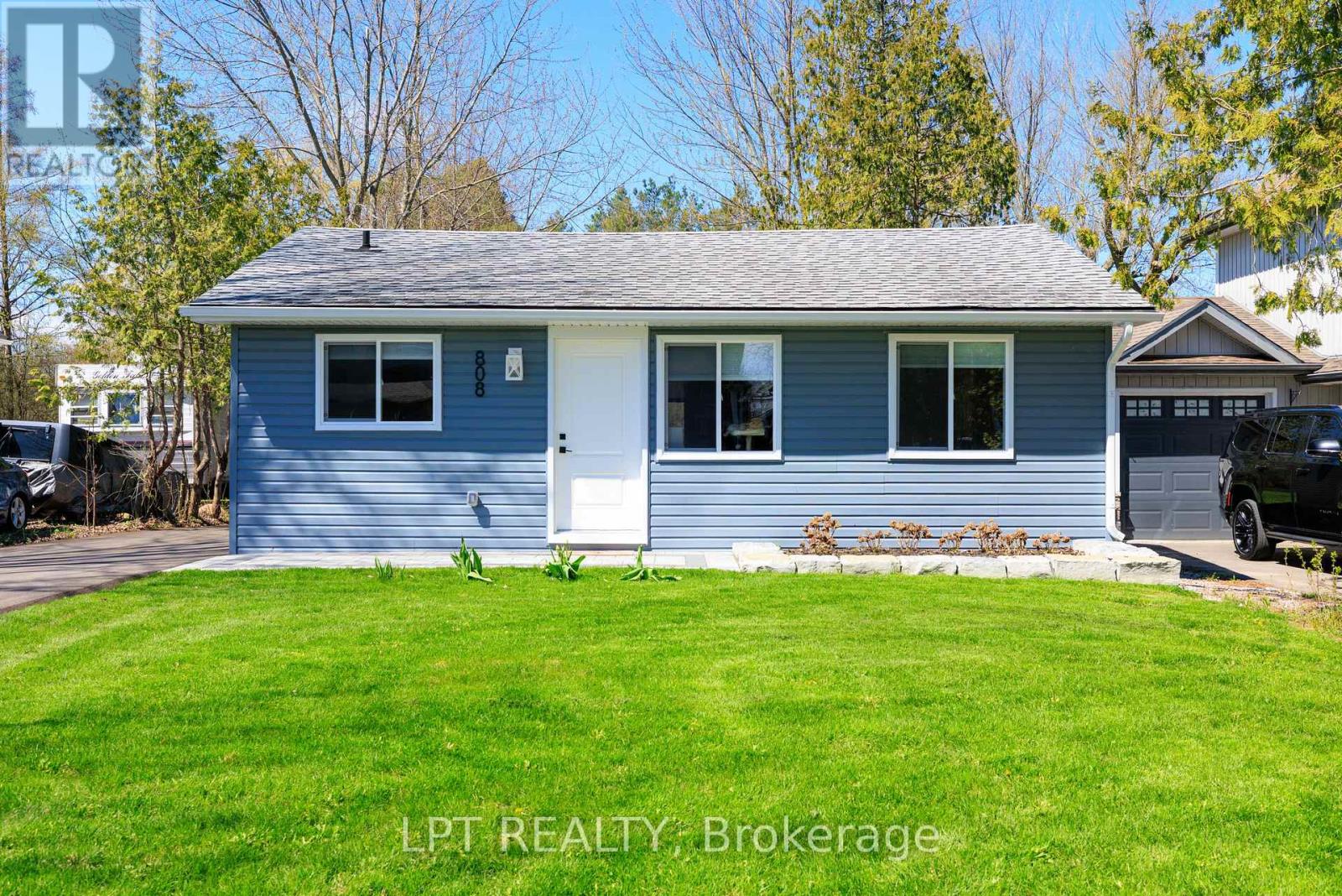 808 Montsell Avenue, Georgina, Ontario  L0E 1S0 - Photo 4 - N12890164