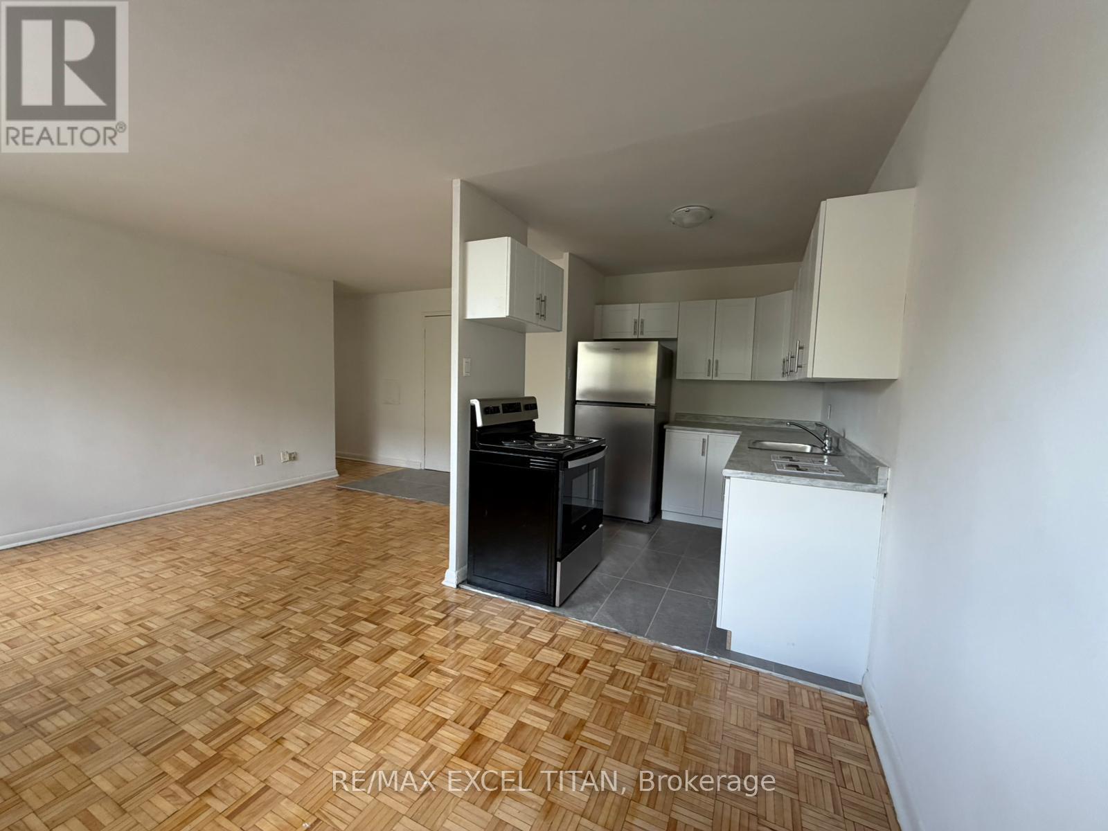106 - 4 Hill Heights Road, Toronto, Ontario  M8Y 1Z1 - Photo 11 - W12997004