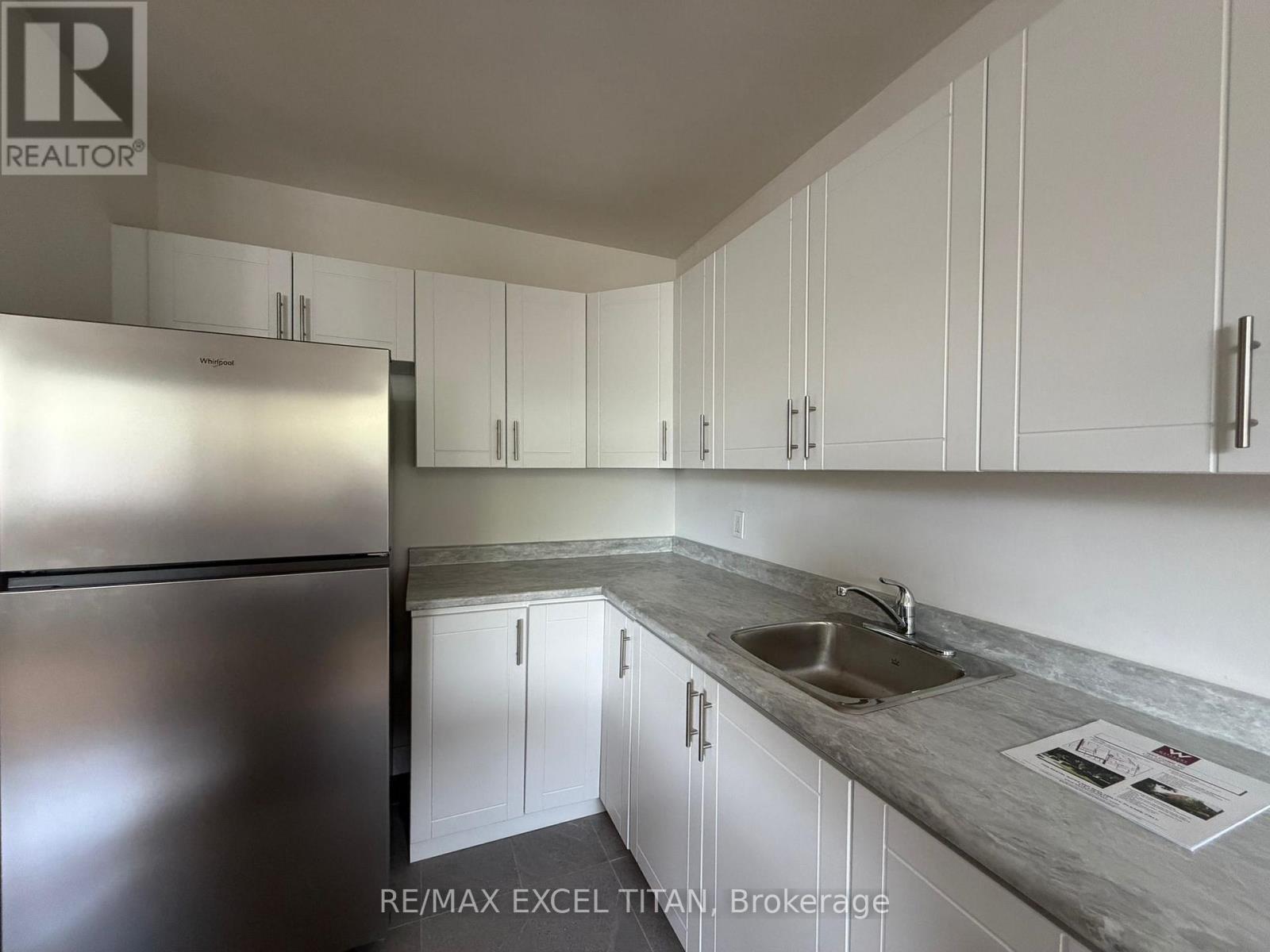 106 - 4 Hill Heights Road, Toronto, Ontario  M8Y 1Z1 - Photo 13 - W12997004