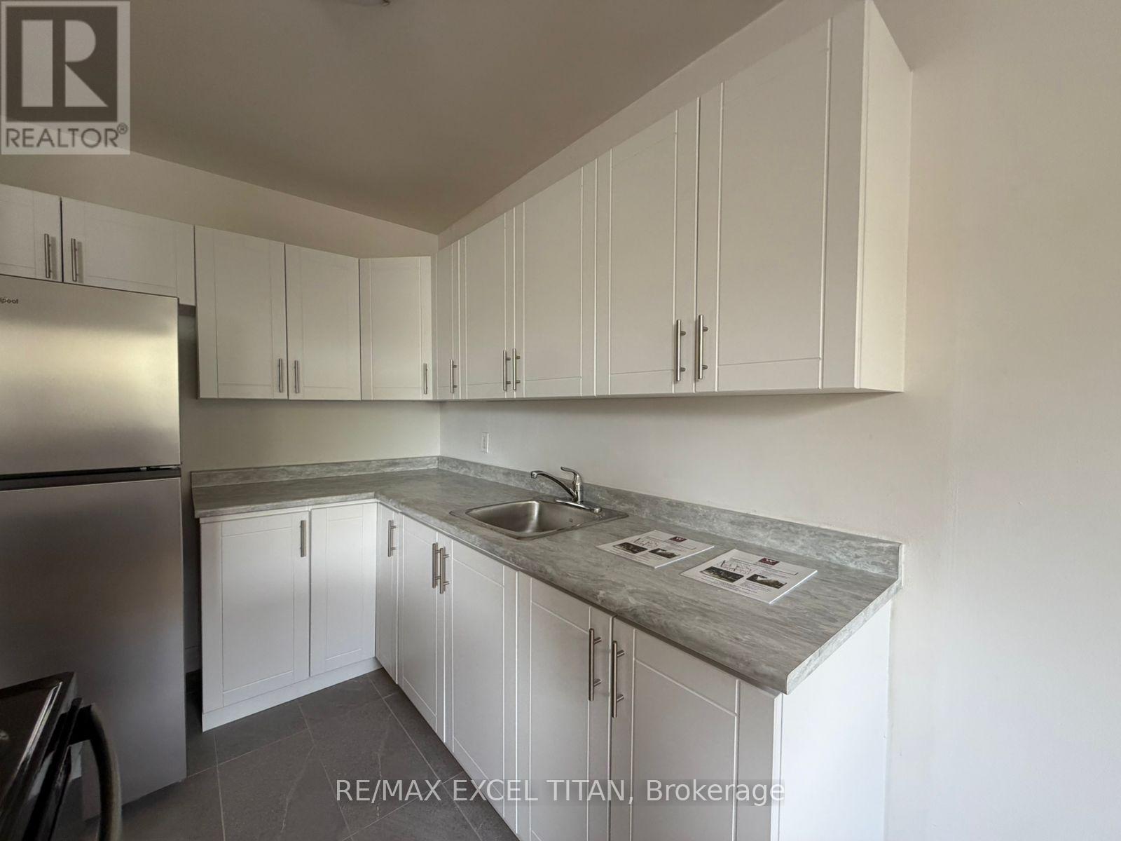 106 - 4 Hill Heights Road, Toronto, Ontario  M8Y 1Z1 - Photo 12 - W12997004