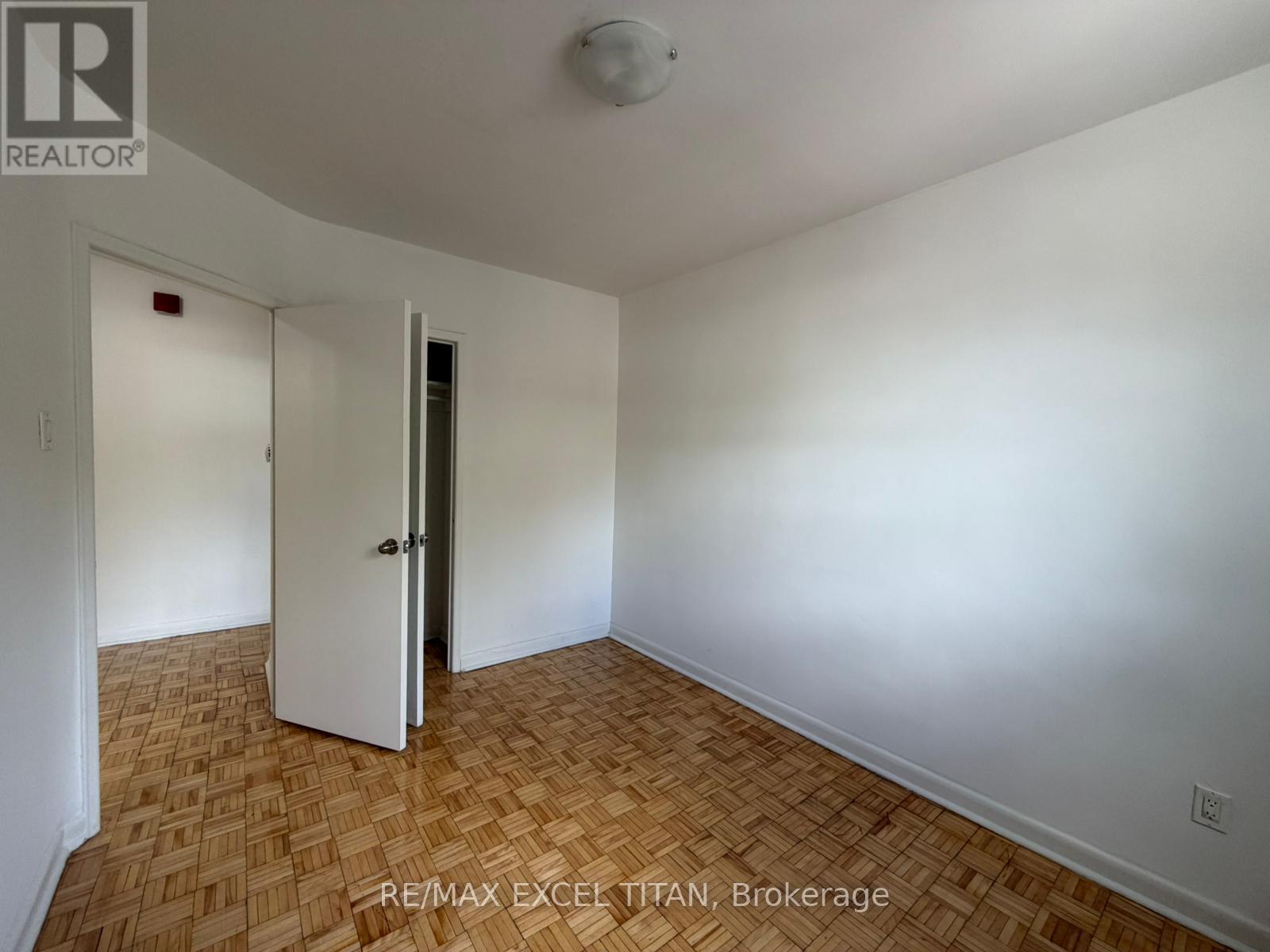 106 - 4 Hill Heights Road, Toronto, Ontario  M8Y 1Z1 - Photo 10 - W12997004