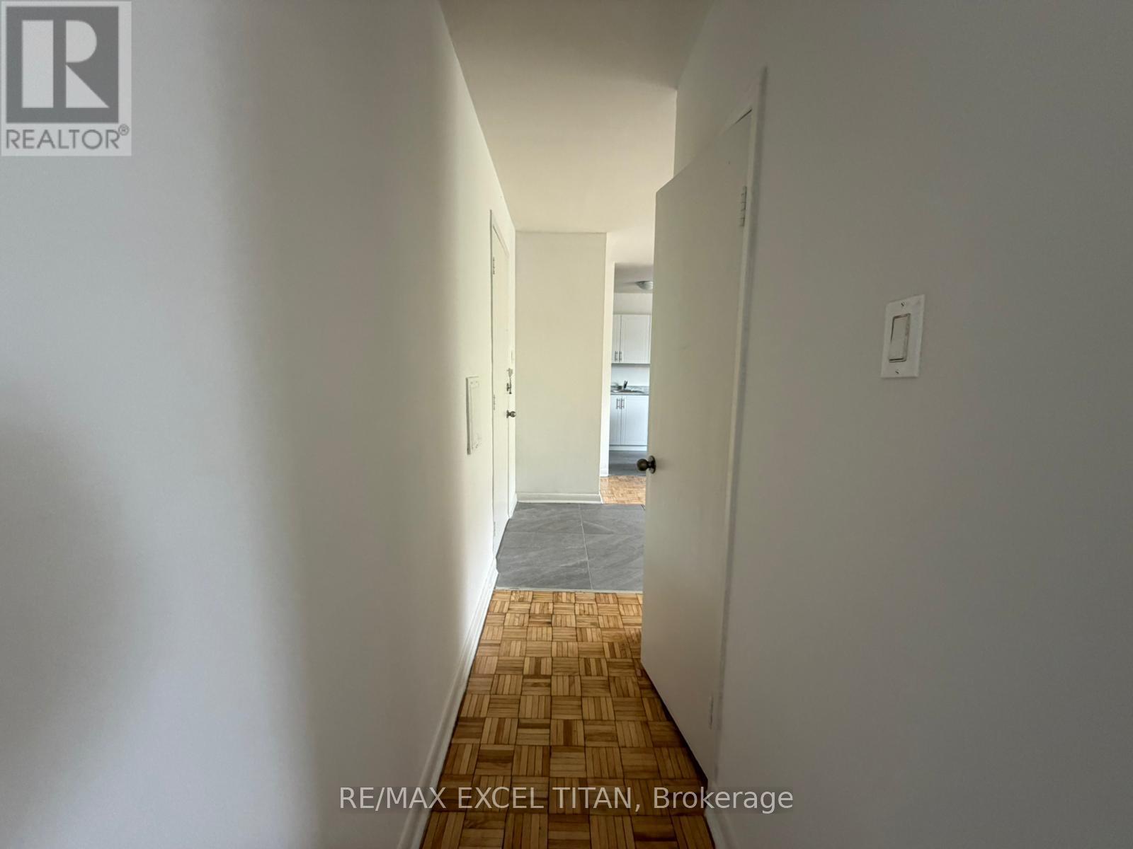 106 - 4 Hill Heights Road, Toronto, Ontario  M8Y 1Z1 - Photo 9 - W12997004