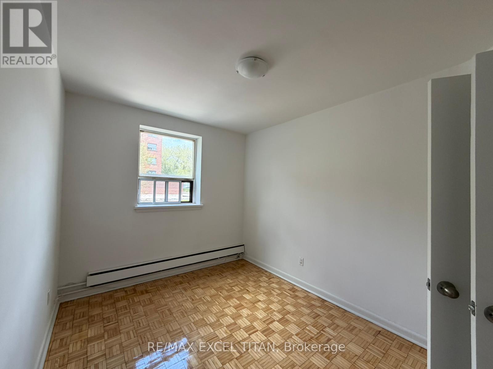 106 - 4 Hill Heights Road, Toronto, Ontario  M8Y 1Z1 - Photo 6 - W12997004
