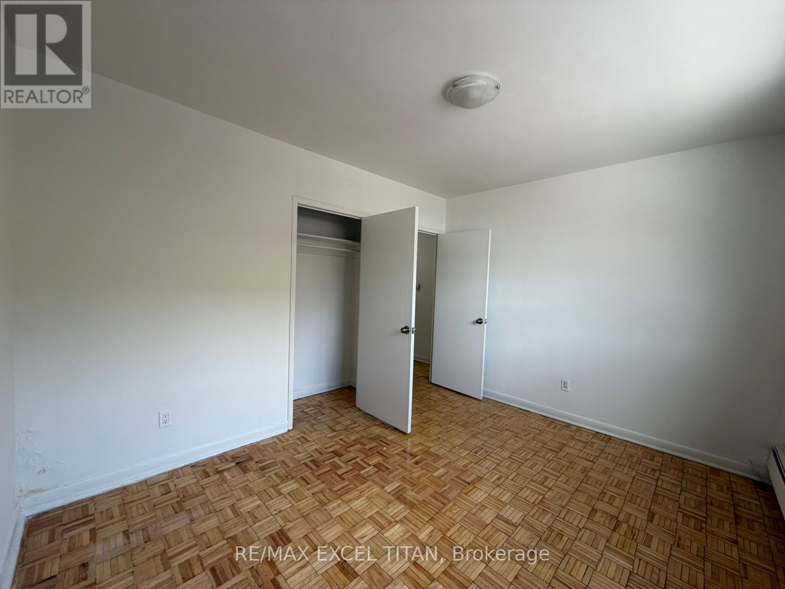 106 - 4 Hill Heights Road, Toronto, Ontario  M8Y 1Z1 - Photo 7 - W12997004