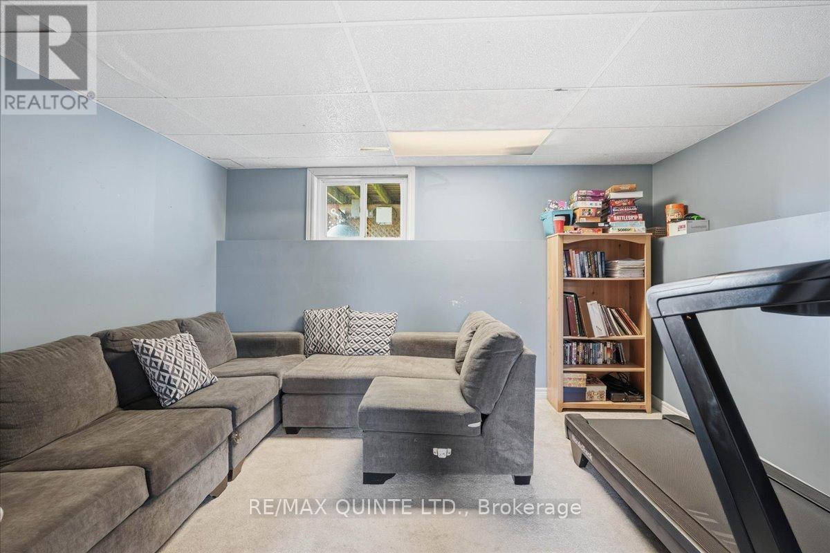 4 Harbourview Crescent, Prince Edward County, Ontario  K0K 3L0 - Photo 28 - X12883804