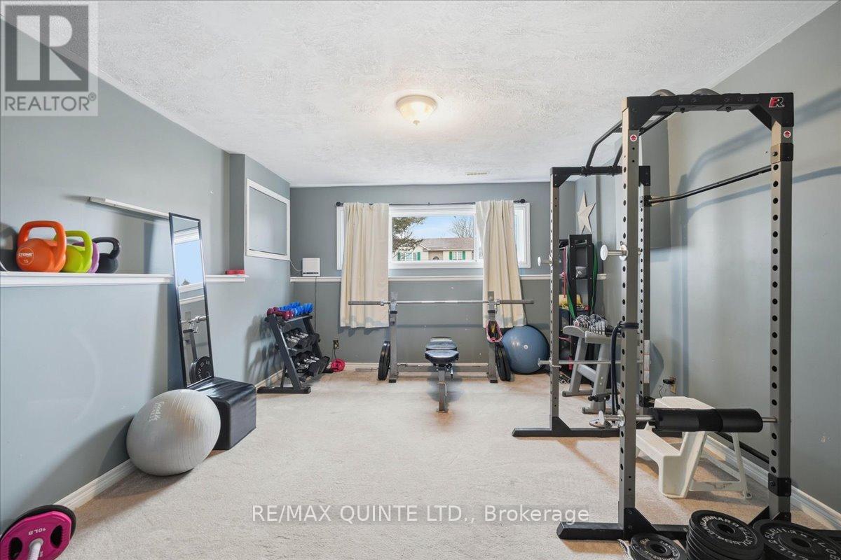 4 Harbourview Crescent, Prince Edward County, Ontario  K0K 3L0 - Photo 26 - X12883804