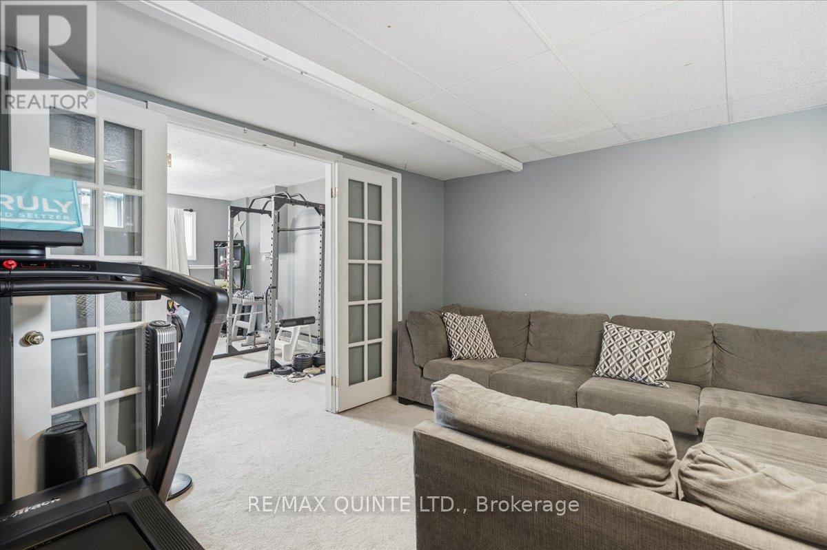 4 Harbourview Crescent, Prince Edward County, Ontario  K0K 3L0 - Photo 29 - X12883804