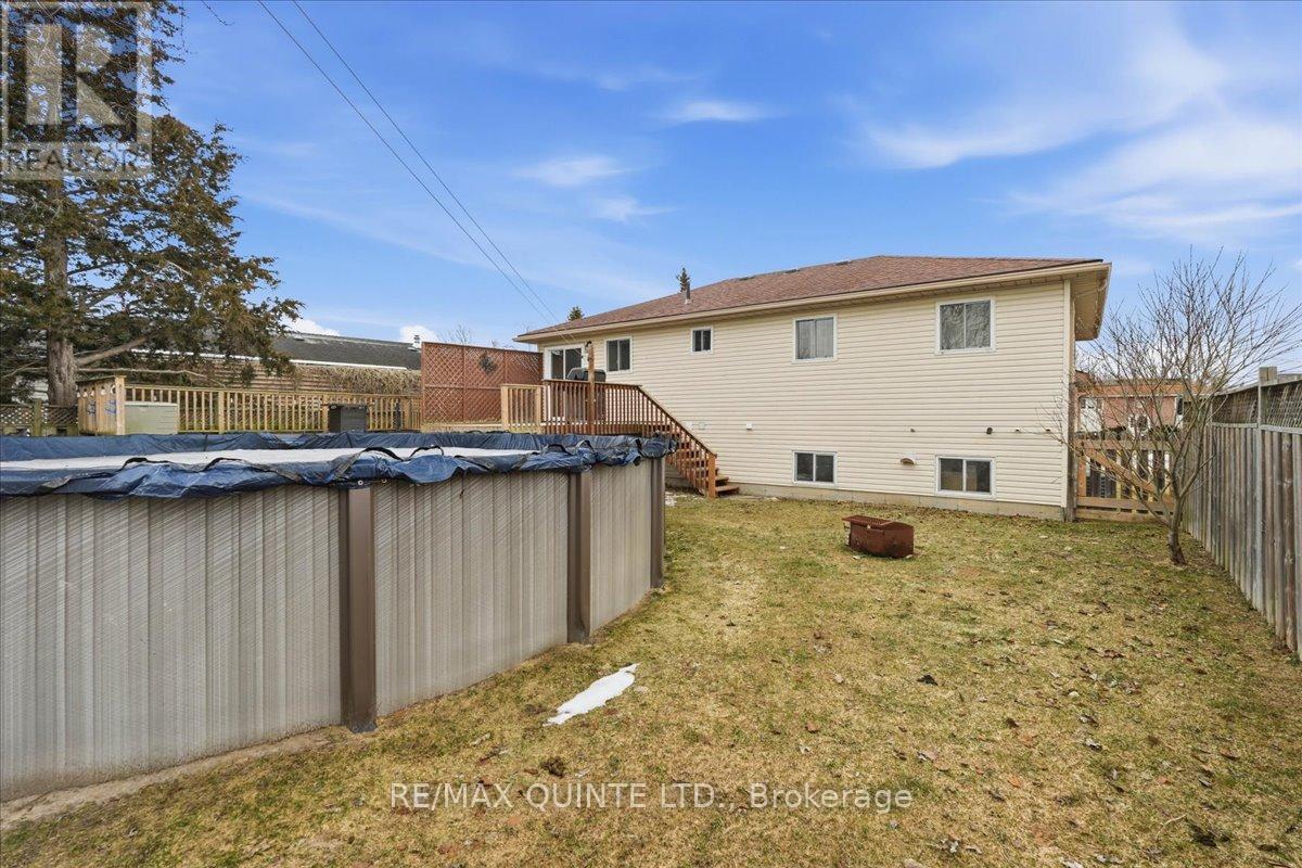 4 Harbourview Crescent, Prince Edward County, Ontario  K0K 3L0 - Photo 37 - X12883804