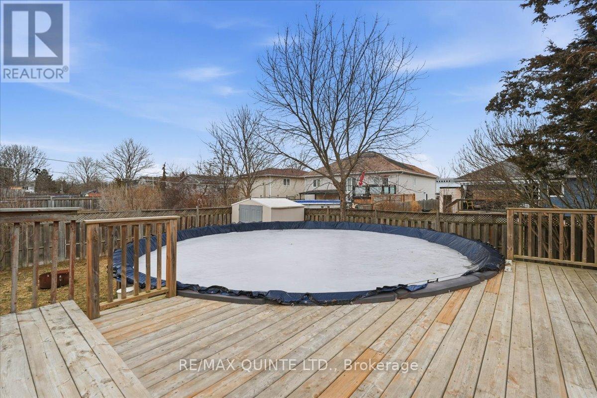 4 Harbourview Crescent, Prince Edward County, Ontario  K0K 3L0 - Photo 34 - X12883804