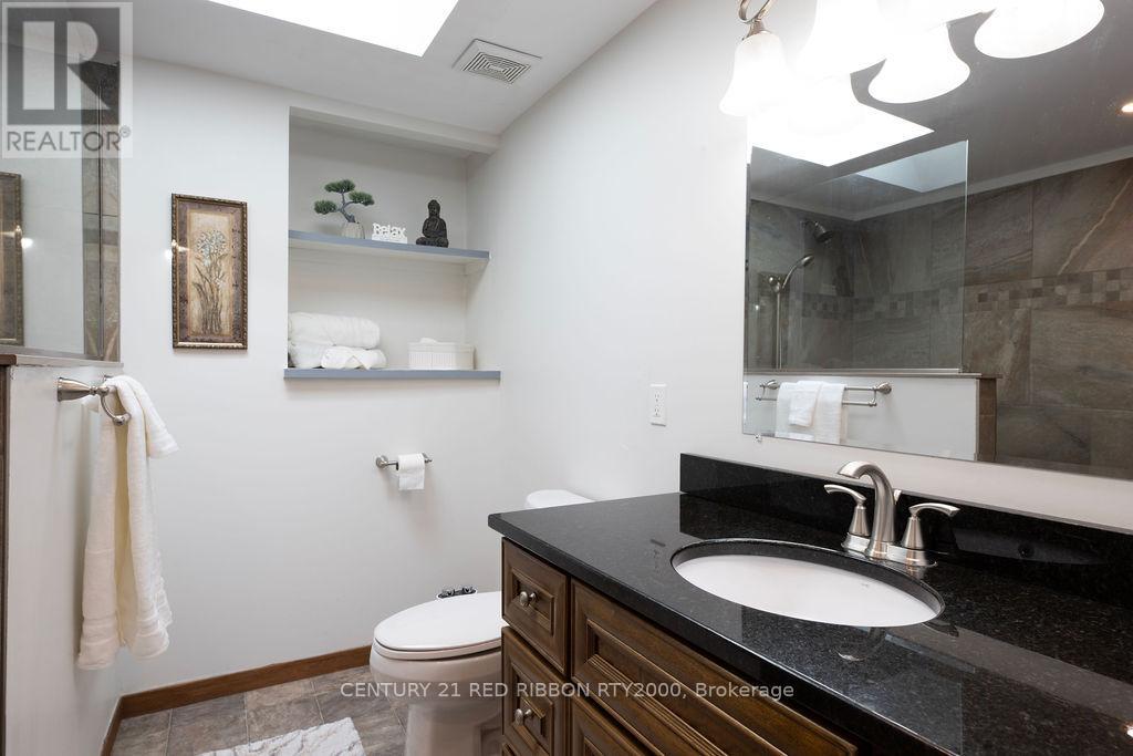 110 Roe Street, Southwest Middlesex, Ontario  N0L 1N0 - Photo 24 - X13096294