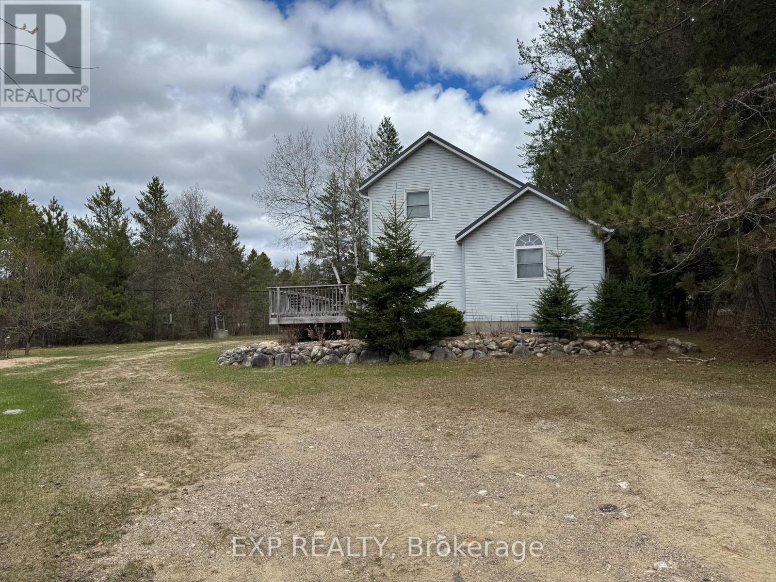 35 Paradise Road, South Algonquin, Ontario  K0J 2M0 - Photo 2 - X12908830