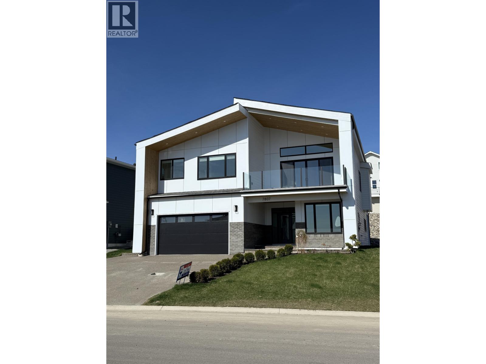 7807 Southridge Avenue, Prince George, British Columbia  V2N 6S4 - Photo 1 - R3086798