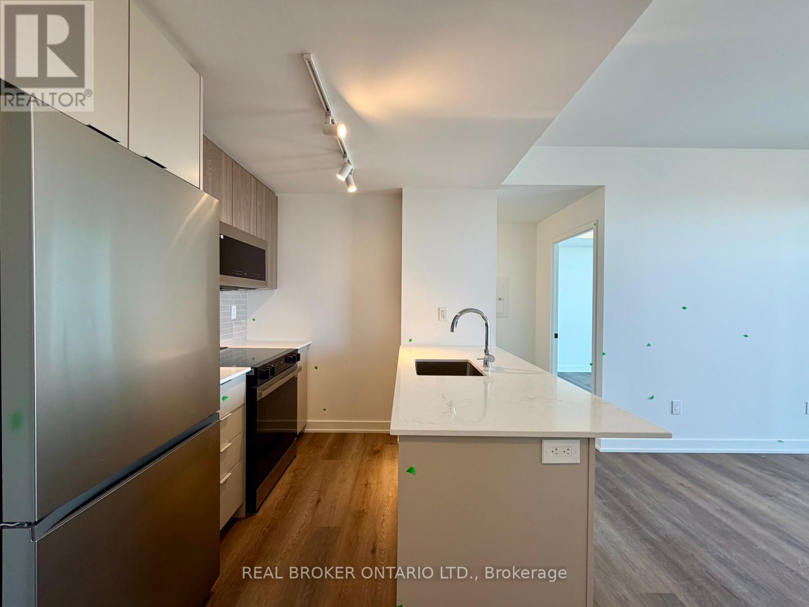 2075 Lakeshore Road, Burlington, Ontario  L7R 0H3 - Photo 3 - W13097486