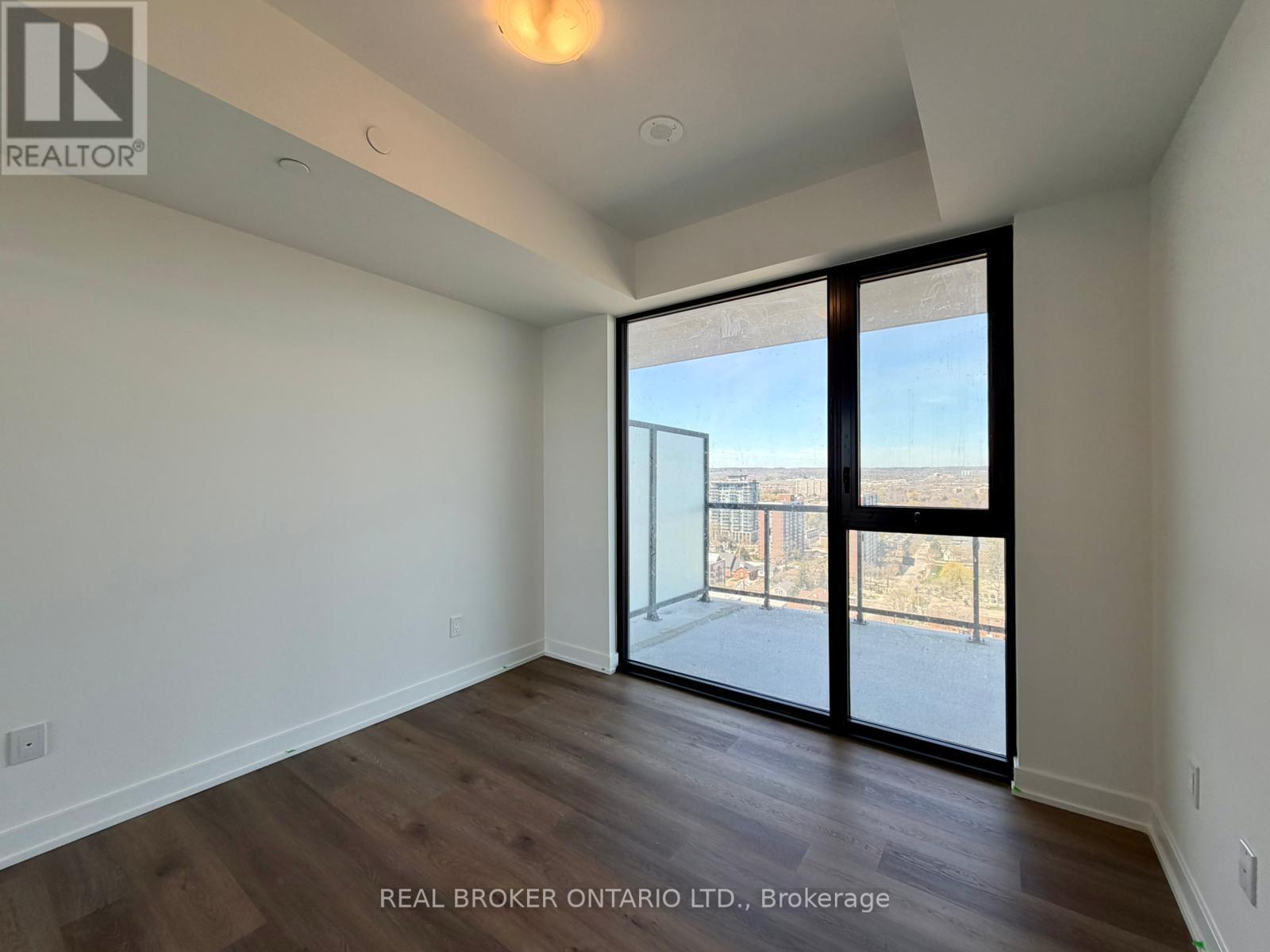 2075 Lakeshore Road, Burlington, Ontario  L7R 0H3 - Photo 6 - W13097486