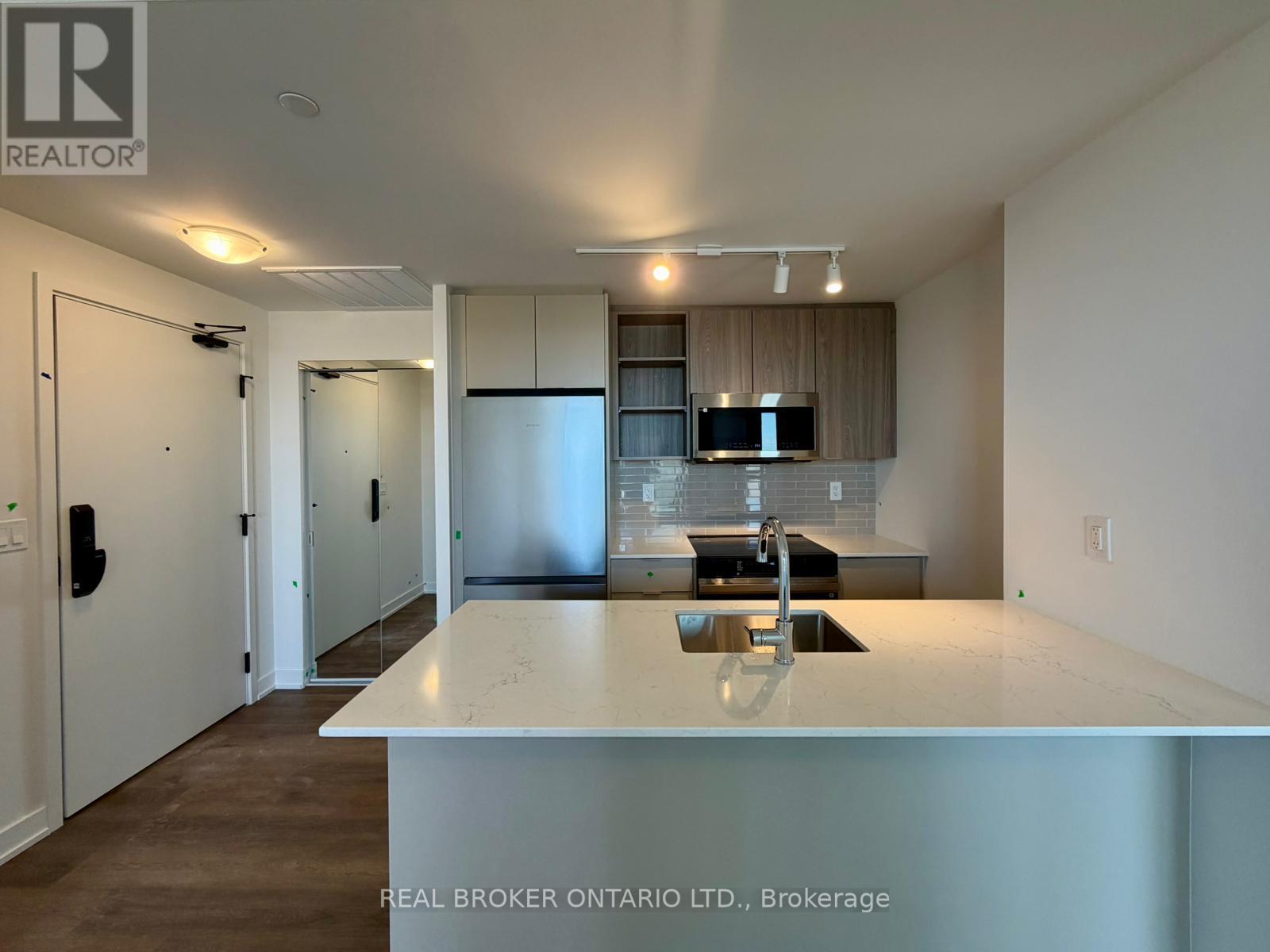 2075 Lakeshore Road, Burlington, Ontario  L7R 0H3 - Photo 7 - W13097486