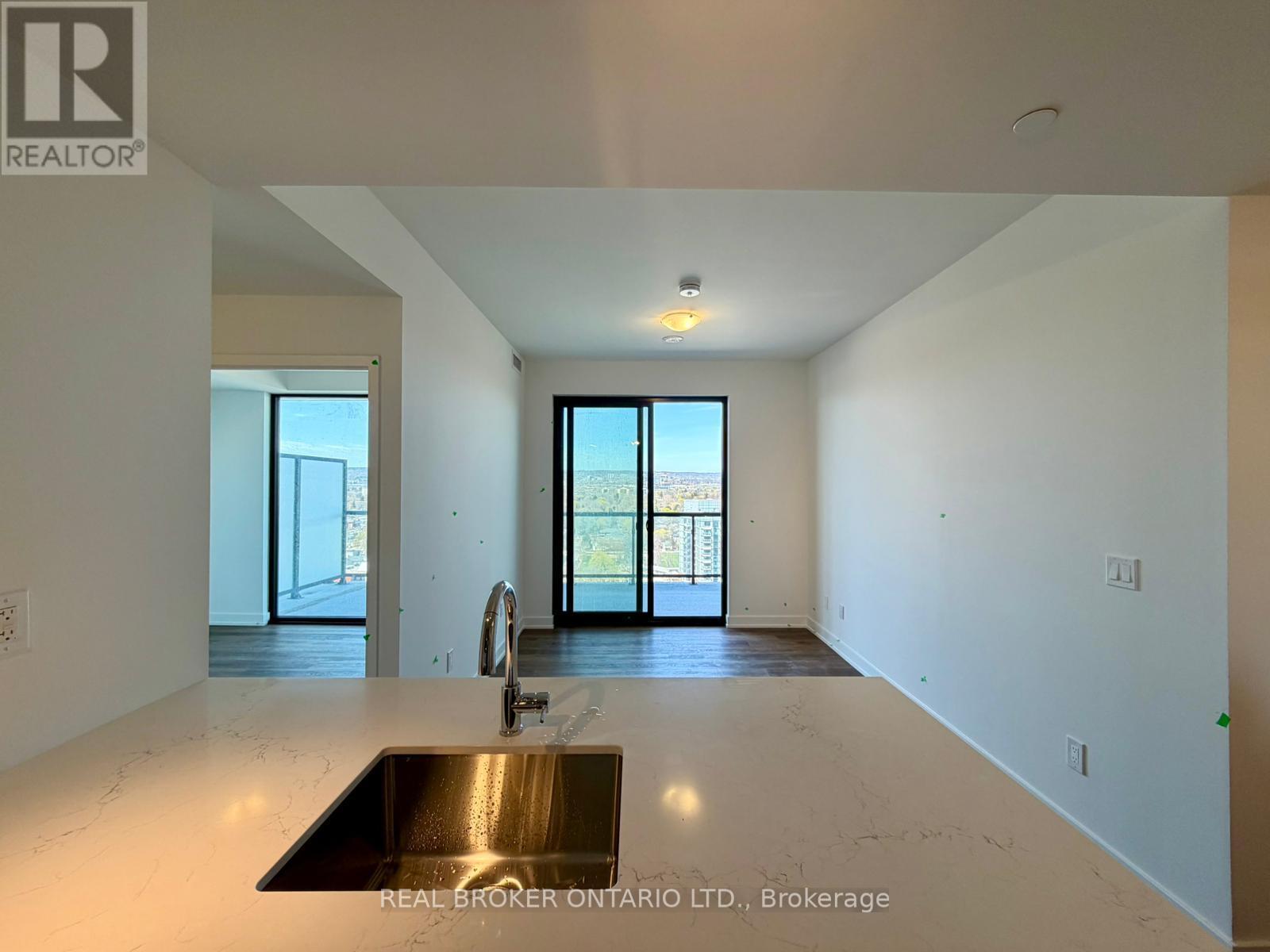 2075 Lakeshore Road, Burlington, Ontario  L7R 0H3 - Photo 8 - W13097486