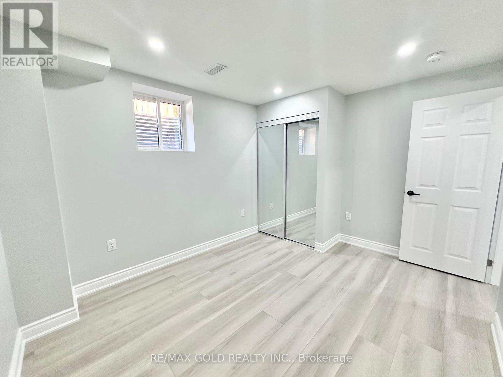Bsmt - 555 Settlers Road W, Oakville, Ontario  L6M 1N5 - Photo 15 - W13097544