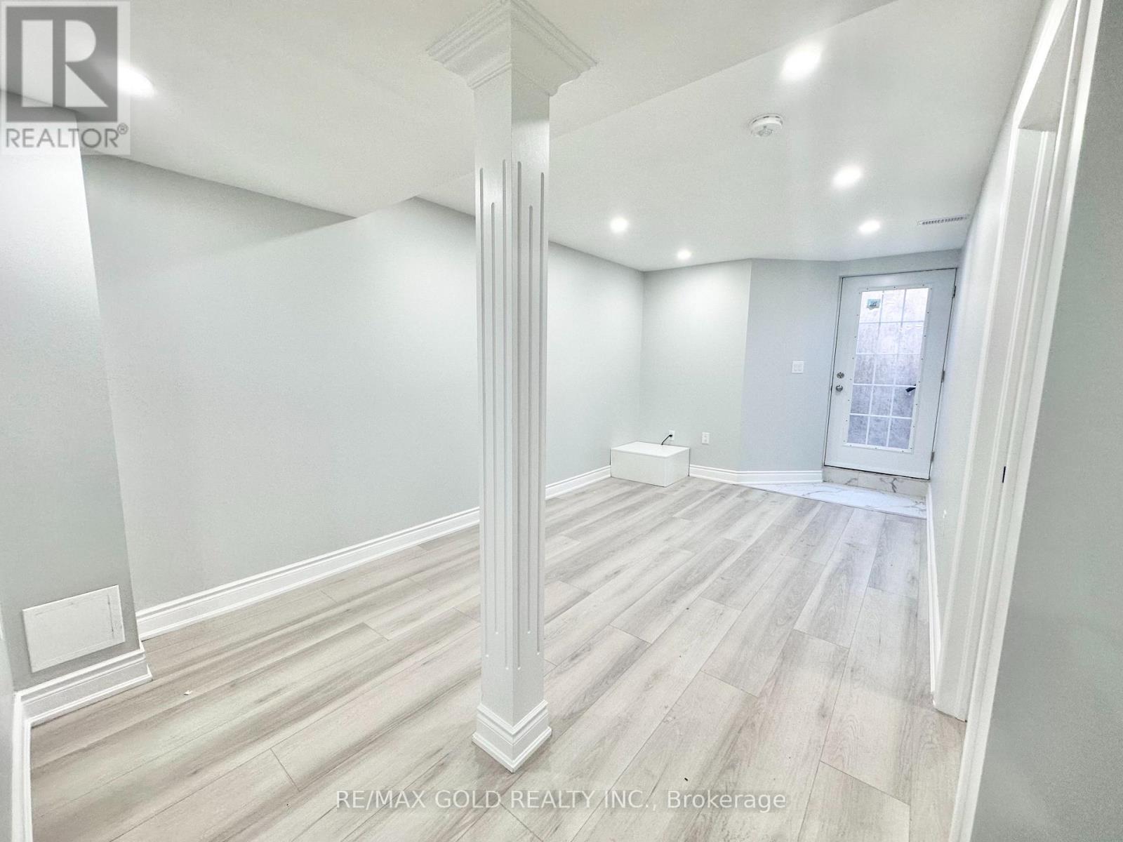 Bsmt - 555 Settlers Road W, Oakville, Ontario  L6M 1N5 - Photo 3 - W13097544