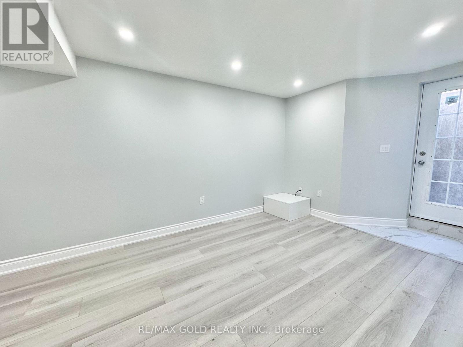 Bsmt - 555 Settlers Road W, Oakville, Ontario  L6M 1N5 - Photo 6 - W13097544
