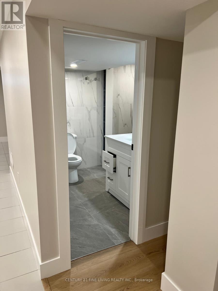 26 Jardine Place, Toronto, Ontario  M9R 2B9 - Photo 4 - W13097654
