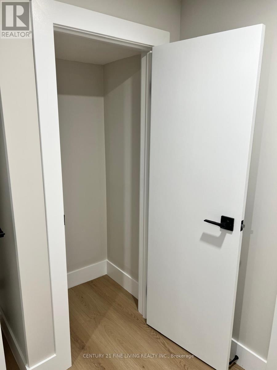 26 Jardine Place, Toronto, Ontario  M9R 2B9 - Photo 6 - W13097654