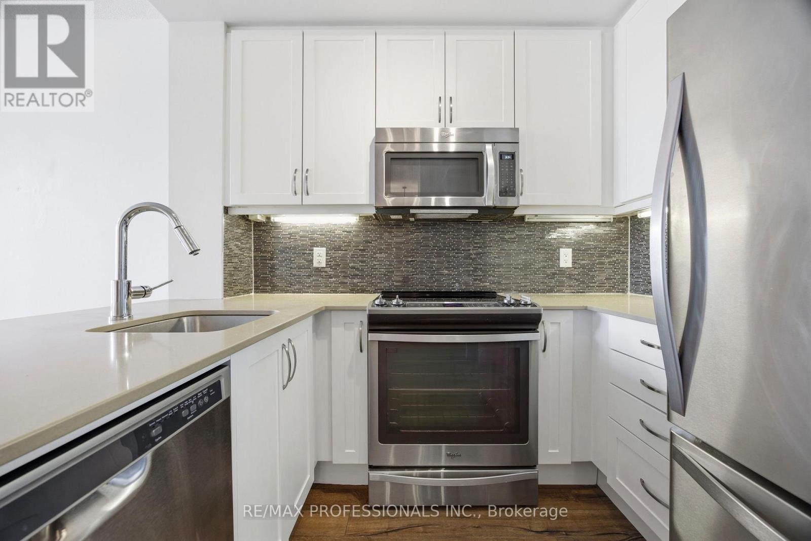 612 - 2 Old Mill Drive, Toronto, Ontario  M6S 0A2 - Photo 10 - W13097666