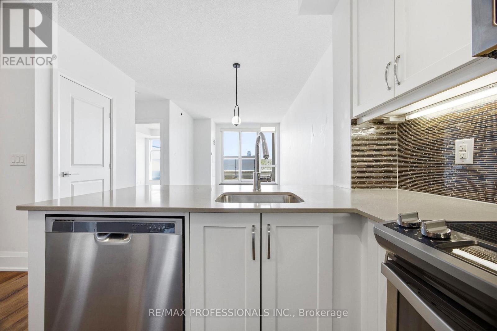 612 - 2 Old Mill Drive, Toronto, Ontario  M6S 0A2 - Photo 11 - W13097666
