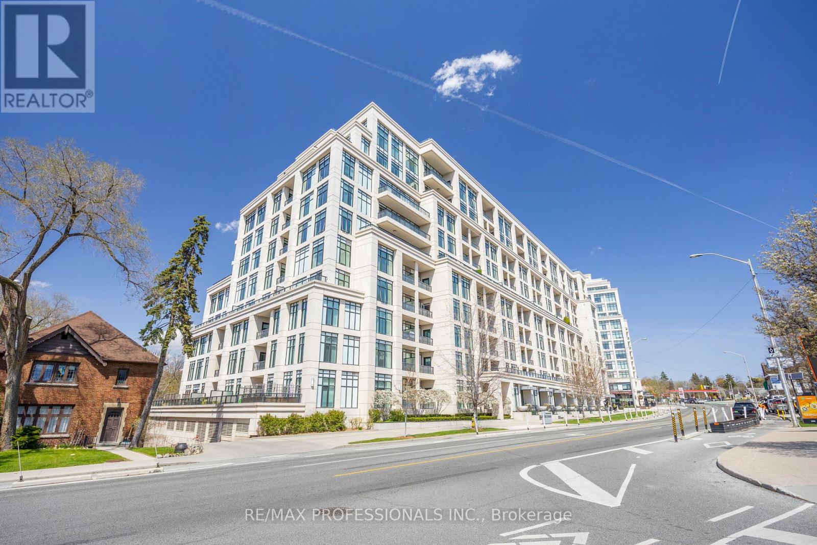 612 - 2 Old Mill Drive, Toronto, Ontario  M6S 0A2 - Photo 2 - W13097666
