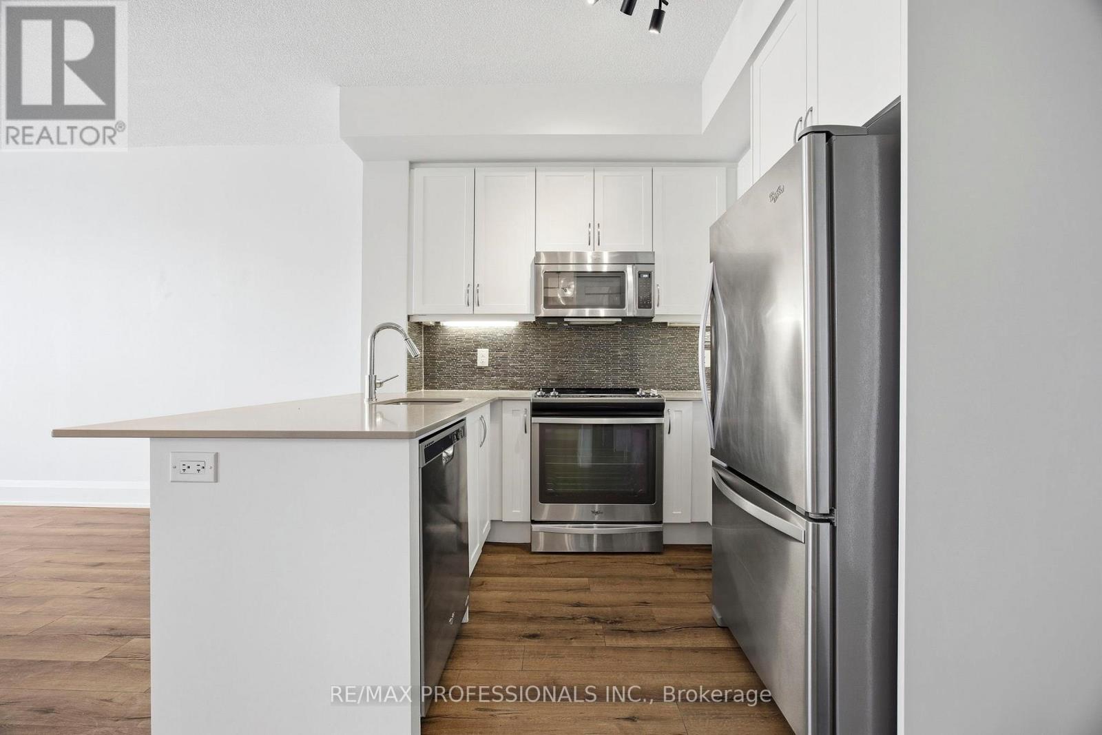 612 - 2 Old Mill Drive, Toronto, Ontario  M6S 0A2 - Photo 9 - W13097666