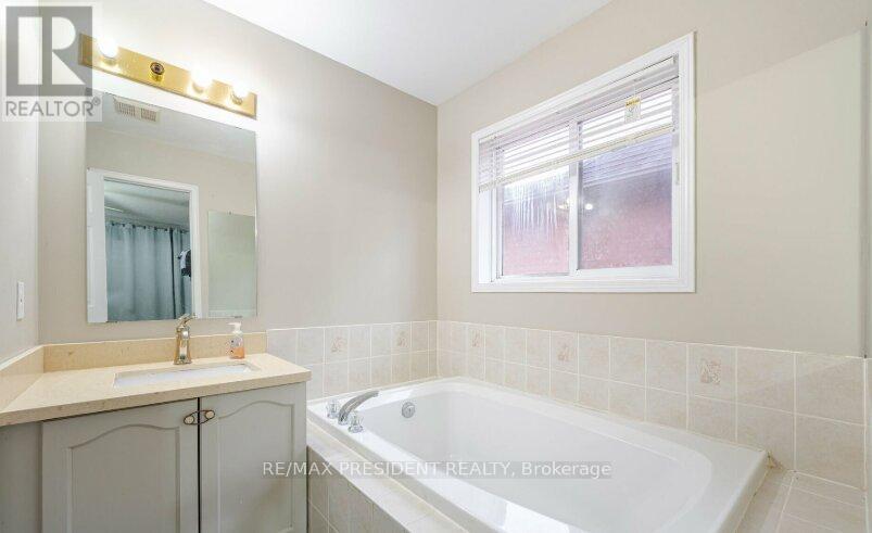 89 Pebblestone Circle, Brampton, Ontario  L6X 4M8 - Photo 11 - W13097694