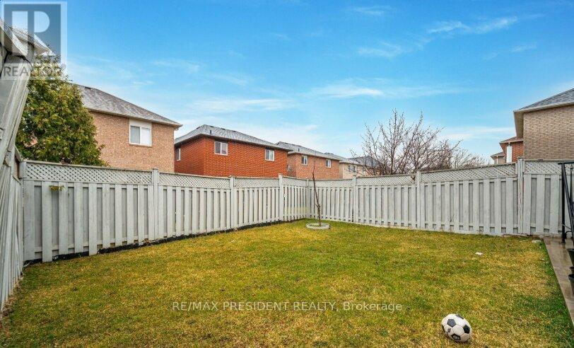 89 Pebblestone Circle, Brampton, Ontario  L6X 4M8 - Photo 12 - W13097694