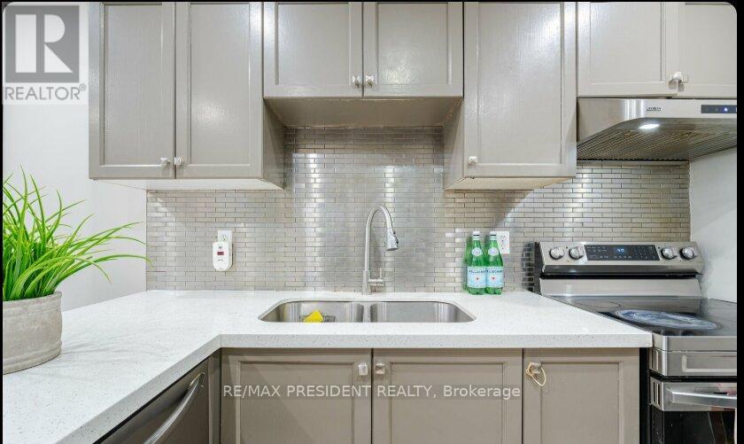 89 Pebblestone Circle, Brampton, Ontario  L6X 4M8 - Photo 6 - W13097694