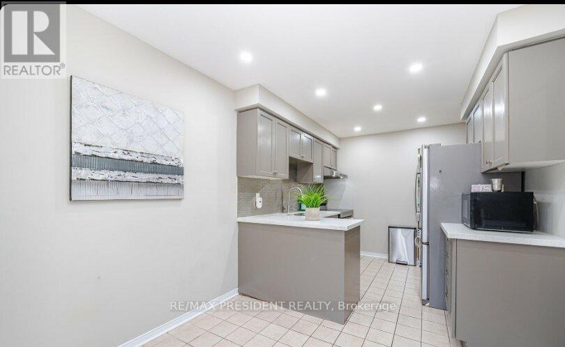 89 Pebblestone Circle, Brampton, Ontario  L6X 4M8 - Photo 7 - W13097694