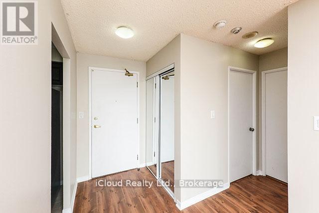 202 - 145 Hillcrest Avenue, Mississauga, Ontario  L5B 3Z1 - Photo 8 - W13097788