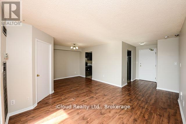 202 - 145 Hillcrest Avenue, Mississauga, Ontario  L5B 3Z1 - Photo 9 - W13097788