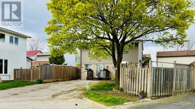 14 Grantbrook Court, Brampton, Ontario  L6S 2K8 - Photo 2 - W13097796