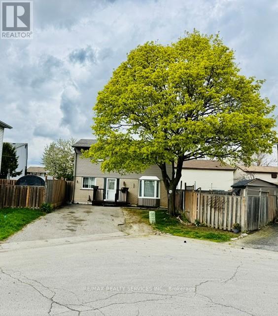 14 Grantbrook Court, Brampton, Ontario  L6S 2K8 - Photo 3 - W13097796